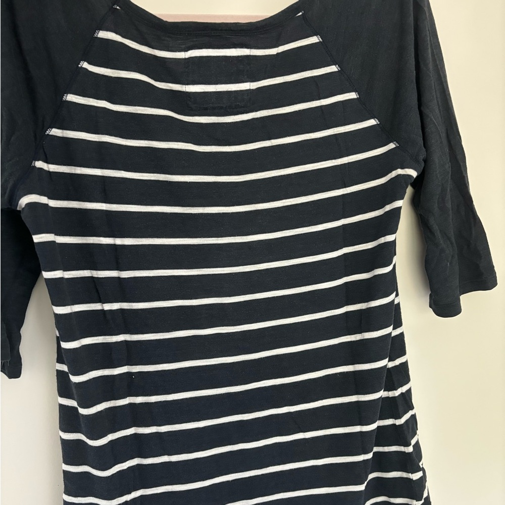 Abercrombie & Fitch women’s top